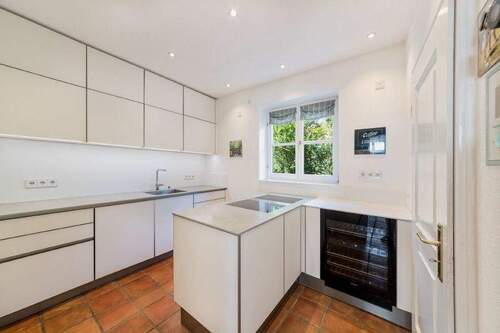 Designküche - 4 Zimmer Mehrfamilienhaus, Wohnhaus in Gräfelfing