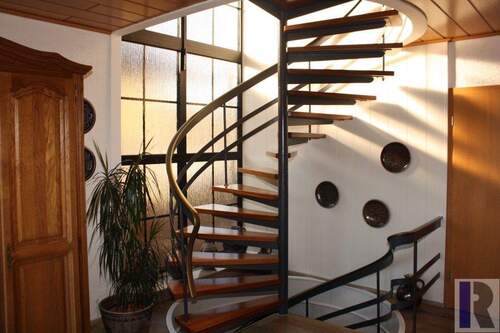 Wohndiele mit Wendeltreppe - 