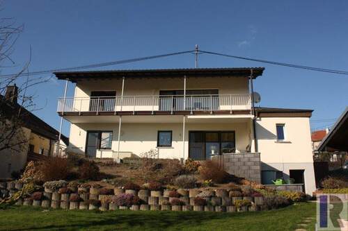 Ansicht vom Garten - Wohnen im Grünen - Einfamilienhaus mit großem Garten, Obstbäumen und Bachlauf