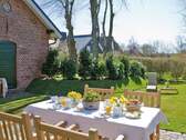 Wohnung Zollhaus 2 - Terrasse mit Blick in den Garten - 
