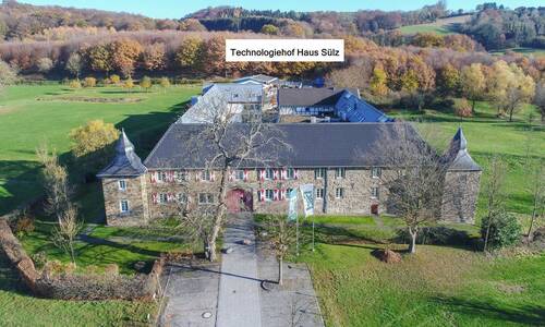 Luftbild Haus Sülz - Büro mit 56 m² zu vermieten - 530,00&nbsp;EUR Kaltmiete, ca.&nbsp; 55,40&nbsp;m&sup2;&nbsp;Wohnfl&auml;che