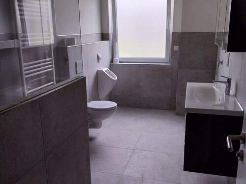 Einblick Badezimmer I - Etagenwohnung mit 120,00 m² in Wildeshausen zur Miete