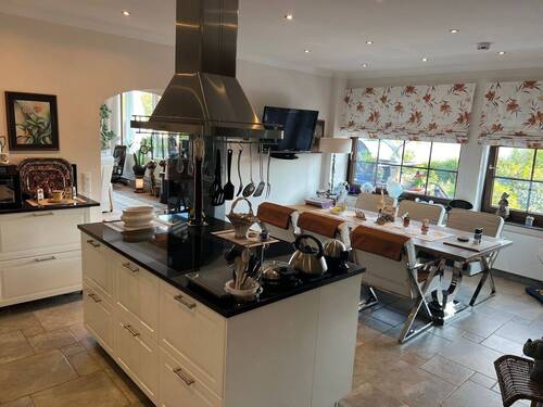 Wohnküche mit Kochinsel - Etagenwohnung mit 257,00 m&sup2; in Scharbeutz zum Kaufen