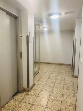 Treppenhaus EG zum Keller - 
