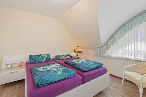 Zimmer 2 im Dachgeschoss 10,64 m² - 