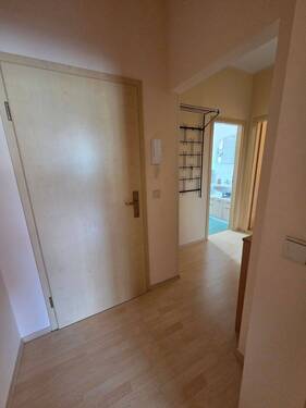 Flur - 3 Zimmer Etagenwohnung zur Miete in Waldheim