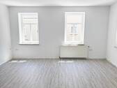 Wohnzimmer - ***ALTERSGERECHTE 2-RAUMWOHNUNG IM ERDGESCHOSS- ERSTBEZUG NACH SANIERUNG*** mit 2 Tageslichtbädern inkl. Eckbadewanne, bodengleicher Duche und altersg