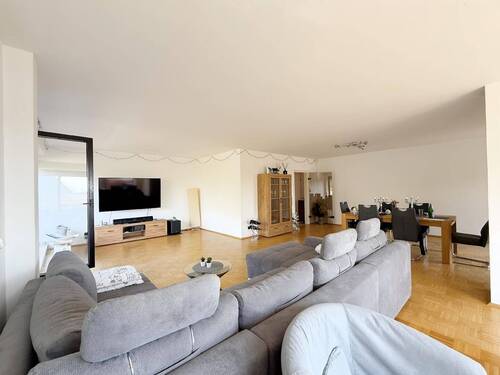 Wohnbereich - 5 Zimmer Etagenwohnung zum Kaufen in Krefeld