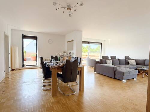 Wohn- und Essbereich - 5 Zimmer Etagenwohnung in Krefeld