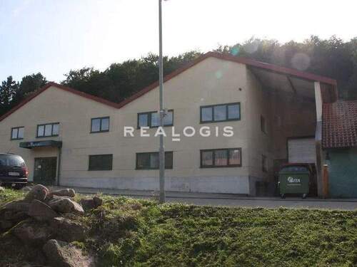 Außenansicht - Vielseitig nutzbare Gewerbehalle mit Büro und Sozialräumen im Enzkreis!