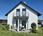 Rückansicht - Energieeffizientes Wohnen! Familientraum mit hochwertiger Haustechnik in ruhiger, sonniger Lage!
