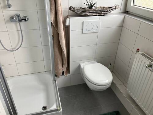 tagesbelichtetes Duschbad - 