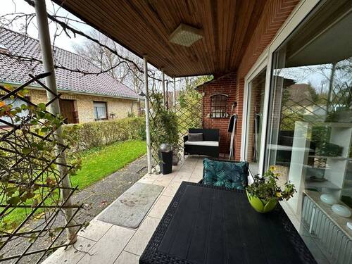 Überdachte Terrasse - Einfamilienhaus mit 97,00 m&sup2; in Friedrichstadt zum Kaufen