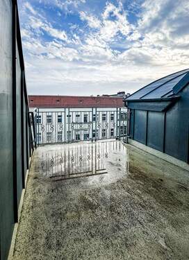 Terrasse - Bezugsfrei: 3-Zi-Whg mit Terrasse und Aufzug im Herzen von Moabit