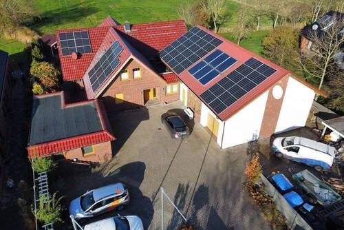 Außenansicht Drohne.jpg - Großzügiges Wohnhaus mit Betriebsgebäude und Büro in perfekter Lage