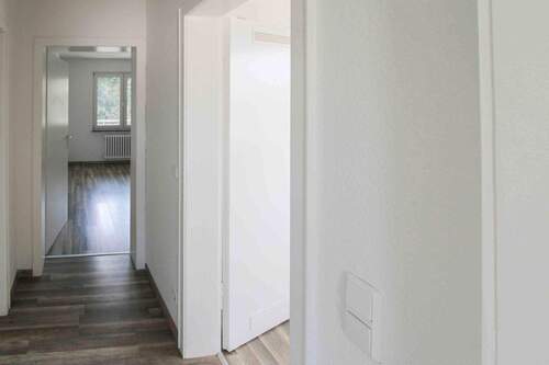 Wohnungsflur - 3 Zimmer Etagenwohnung zum Kaufen in Duisburg