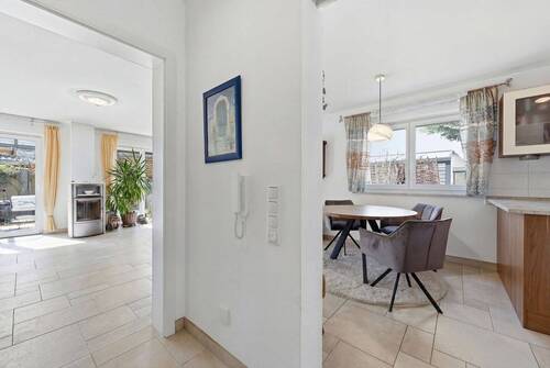 Blick ins Wohnzimmer / Essbereich - 