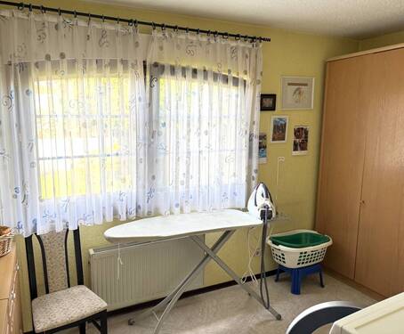 Schlafzimmer 2, EG - 