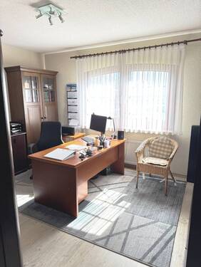 Schlafzi. 3 bzw. Büro, EG - 