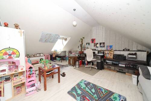 Zimmer im Spitzboden OG - 