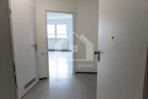 Diele für Garderobe - 2 Zimmer Etagenwohnung in Langenzenn