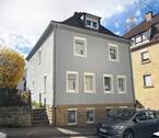 Straßenansicht - Charmantes Zweifamilienhaus mit vielseitigen Nutzungsmöglichkeiten