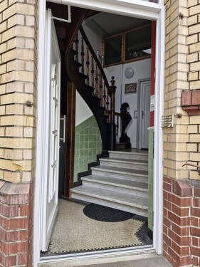 Treppenhaus - Mehrfamilienhaus, Wohnhaus in Köln zum Kaufen