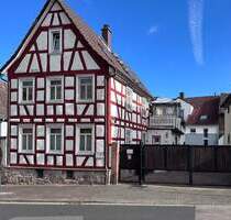 Historisches Fachwerkhaus trifft modernes Wohnhaus - mit weitläufigen Garten! - Bad Vilbel Gronau