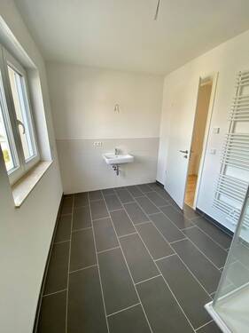 Badezimmer mit Dusche - 