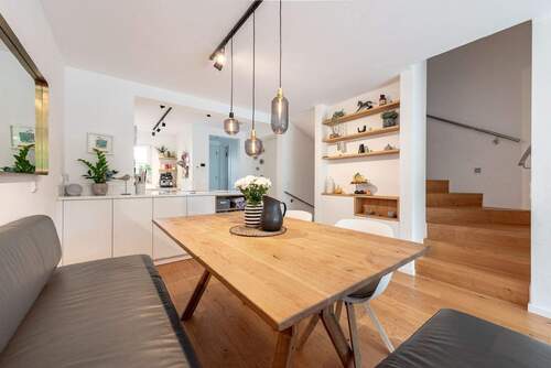 Essplatz - AIGNER - Neuwertiges, modernes Reihenmittelhaus mit hochwertiger Ausstattung