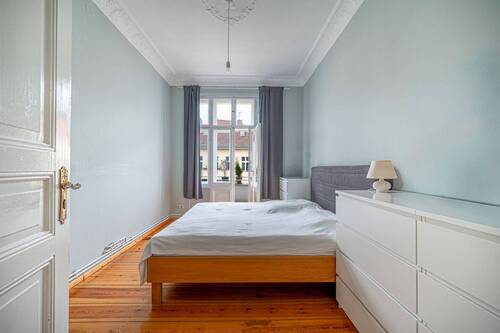 Schlafzimmer - 2 Zimmer Etagenwohnung zum Kaufen in Berlin