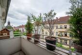 Balkon mit Blick auf den Gustav-Müller-Platz - 2 Zimmer Etagenwohnung in Berlin