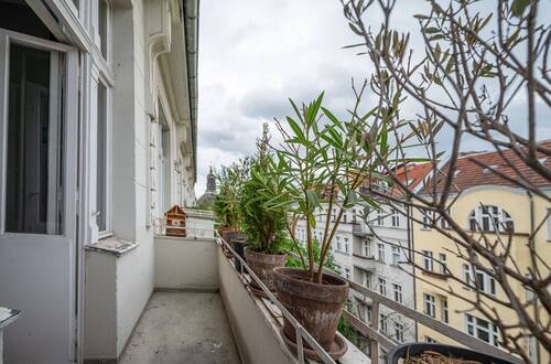 Balkon mit Blick auf den Gustav-Müller-Platz - Etagenwohnung mit 60,00 m&sup2; in Berlin zum Kaufen