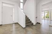 Offener Entrée - 6 Zimmer Einfamilienhaus in Kelkheim (Taunus)