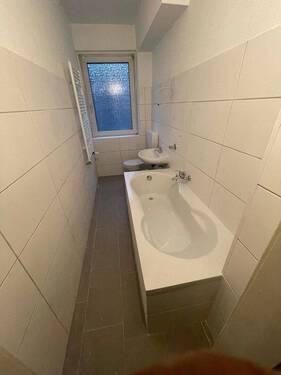 Badezimmer - Mehrfamilienhaus, Wohnhaus in Gelsenkirchen zum Kaufen