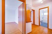 Flur - 3 Zimmer Etagenwohnung zum Kaufen in Freiburg im Breisgau