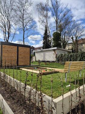 Spielplatz für Hausbewohner - 3 Zimmer Etagenwohnung in Berlin