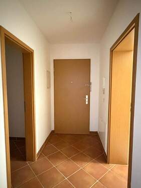 Eingangsbereich mit Türen - 