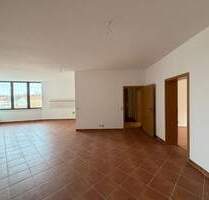 geräumige 4- RWE mit Fahrstuhl und offener Küche ! - Görlitz Innenstadt