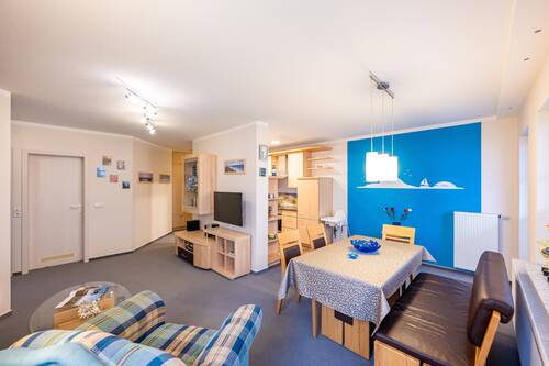 Wohn-, Ess- und Kochbereich - Bildrechte vergeben. - 3 Zimmer Etagenwohnung zum Kaufen in Binz