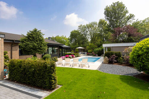 Poolbereich - Bungalow mit 242,00 m&sup2; in Neuss zum Kaufen