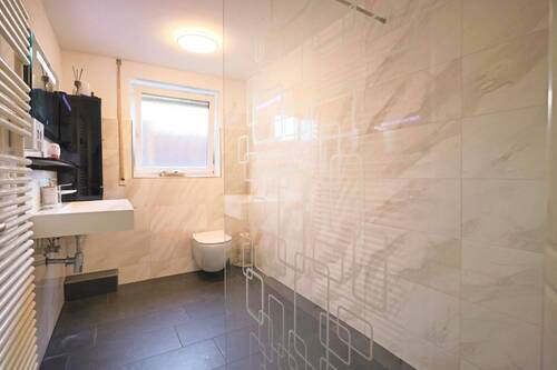 Modernes Badezimmer
- 