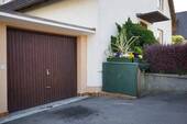 Garage + Stellplatz davor
- 