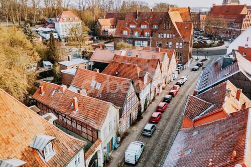 Blick von oben - 6 Zimmer Mehrfamilienhaus, Wohnhaus in Lüneburg