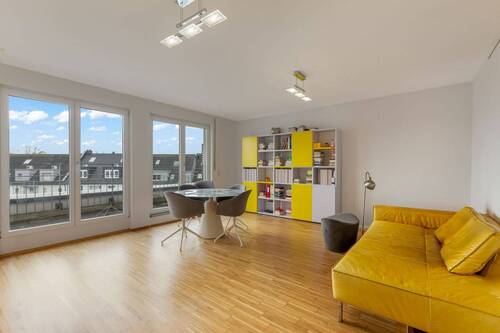 Wohnzimmer - 2 Zimmer Etagenwohnung zum Kaufen in Düsseldorf