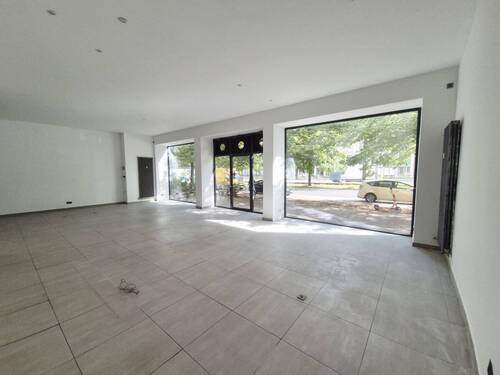 Große Schaufensterfront - 2 Zimmer Büro zum Kaufen in Berlin