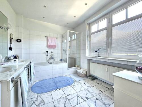 Badezimmer
- 