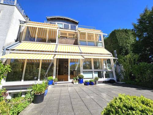 Hausansicht Terrasse - 8 Zimmer Mehrfamilienhaus, Wohnhaus zum Kaufen in Düsseldorf