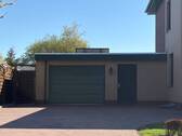 Auffahrt/ Garage - 