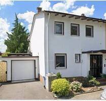 Von Privat: Ruhig gelegenes Reiheneckhaus mit Garten und Garage - Schwalbach am Taunus